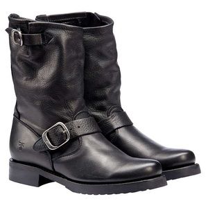 Frye Veronica Short BLACK Boot ( Size 7.5)